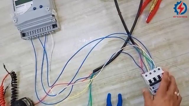 How to connect CT with 3-Phase Energy Meter (CT Meter) #ctmeterconnection #currenttransformer #ct