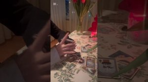 Играет вашими чувствами или правда любит ❓🤔🔮#таро #гадание #гаданиеонлайн #тароонлайн