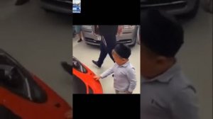 Хасбик в Дубай отдыхает Хасбик ковбой 🤠 Хасбика подарили кросс Шейх дубай