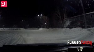 Ночные покатушки.  Разбил бампер.  Влетелл в бардюр.