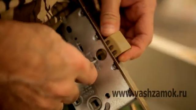 yt1s.com - Установка дверной Ручки и Замка ВИДЕО_360P смотреть онлайн