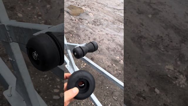 Защита корпуса лодки , катера , гидроцикла при слиповании и погрузки лодки на прицеп смотреть онлайн