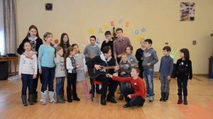 Ипмпровизированный хор лагеря "Перспектива" в Буче