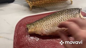 Как почистить живого карпа