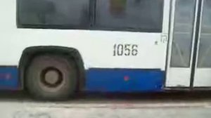 БТЗ-52767А №1056 буксует на остановке "Госцирк", Уфа