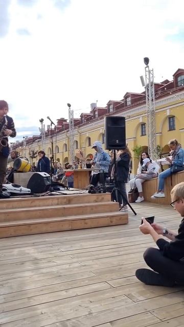 Душевный концерт на Никольских рядах в Питере!