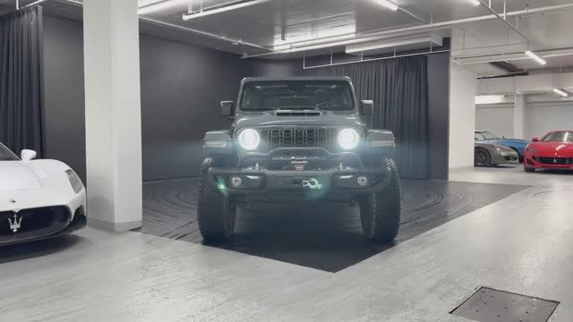 Jeep Wrangler Rubicon 392 HEMI V8 2025 года — обзор.