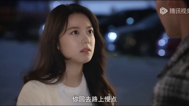 刺激！林亦扬和殷果偷偷楼下约会，在车里热吻 #在暴雪时分 #Amidst a Snowstorm of Love #chinesedrama #中国电视剧 #吴磊