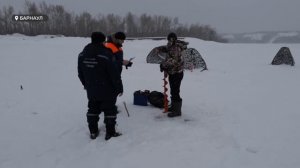 Спасатели проводят рейды в местах большого скопления людей на Оби