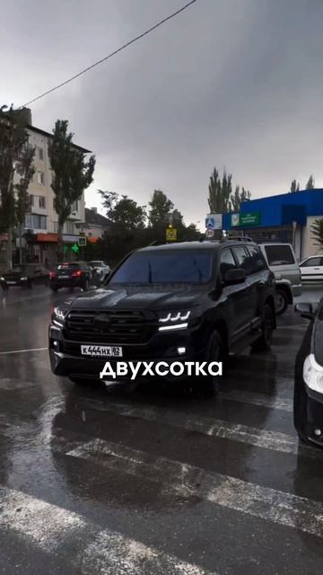 TLC 200 vs TLC 300?#automobile #landcruiser #cruiser смотреть онлайн