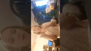 Общаюсь и делаю ногти