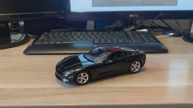 Обзор модели Chevrolet Corvette C6 в масштабе 1/24 от Motormax