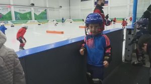 Первый выход Толика на лед. Арена ставрополь.