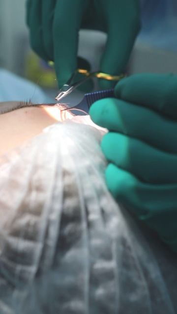 Хирургический броулифтинг в Институте на Трубной смотреть онлайн