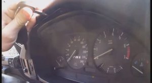 Как снять панель приборов на BMW E34 не снимая рулевое колесо.