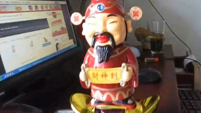 THẦN TÀI LẮC SỬ DỤNG NĂNG LƯỢNG MẶT TRỜI