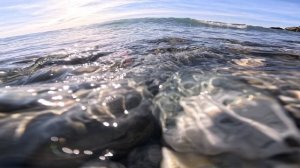 Чёрное море 🌊 и речка впадающая в море