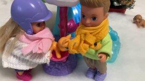 НАШЛИ КОТЕНКА! ЧАСТЬ 1. Про Еви и Тима! СМОТРИ ПО ССЫЛКАМ НИЖЕ 2 и 3 ЧАСТИ! Мультики с куклами!