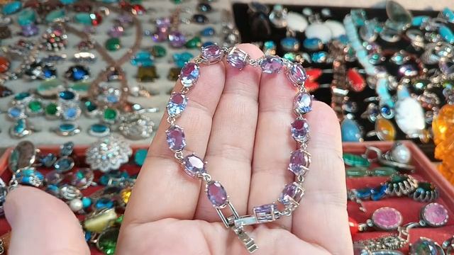 Украшения из александритами.