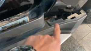 Як замінити переднє крило Mercedes ML 2 без зняття бампера/ Как поменять крыло Мерседес МЛ 2