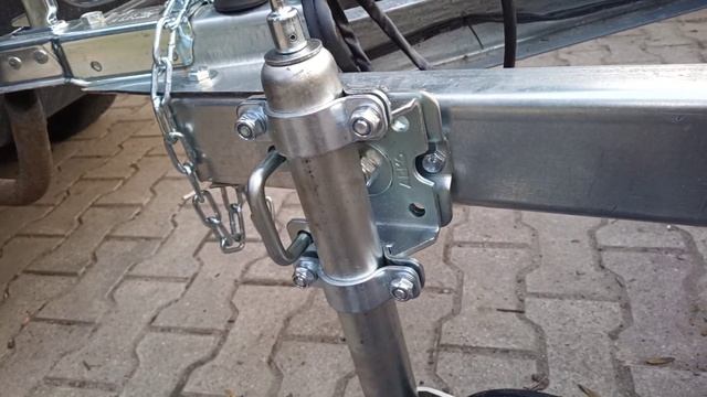 Поворотный хомут опорного колеса Ал-Ко. смотреть онлайн