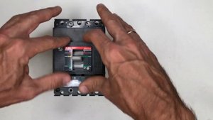 Восстановление рычага включения Tmax XT2, XT4 для автоматических выключателей (ABB)