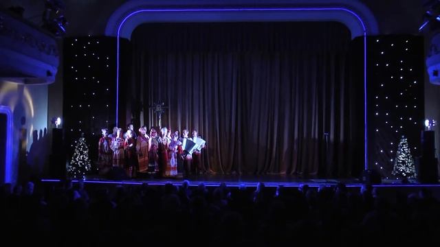 Небо ясні зірки вкрили,
Нашу землю освітили.
Щедрий вечір, добрий вечір,
Усім людям на здоров’я. смотреть онлайн