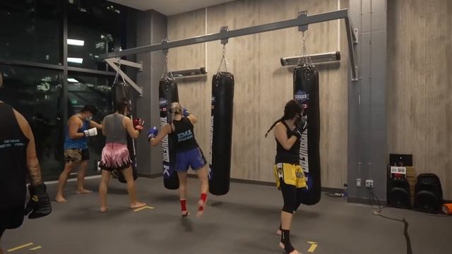 Elite Martial Arts смотреть онлайн