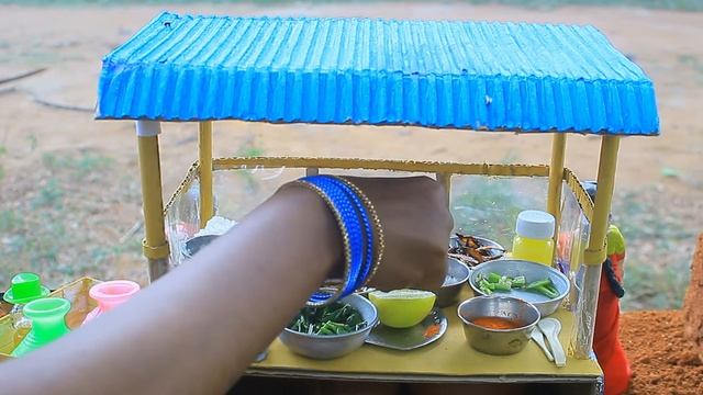 Miniature Pot Chicken Biriyani || Indian Street food ||Lilliput foods
