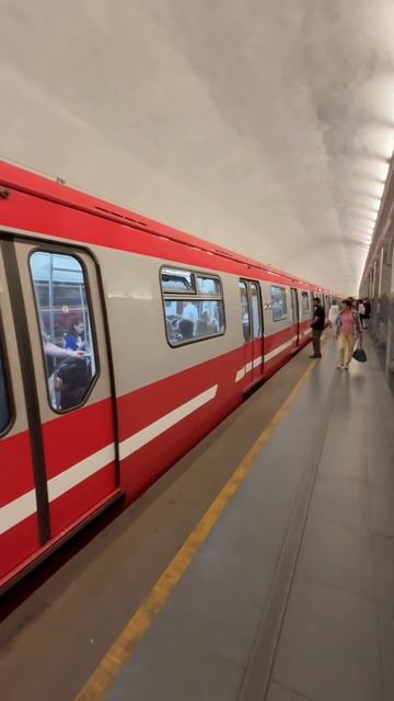 МЕТРО САНКТ-ПЕТЕРБУРГА // ЧАСТЬ 2 // ПОДПИСЫВАЙСЯ #метро #москва #невскийпроспект