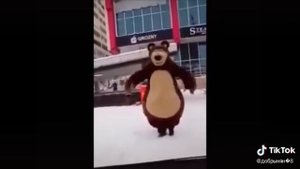 Медведь танцует лезгинку 😂🤣🔥