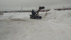 Чистка снега мини погрузчиком