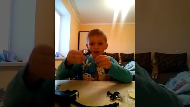 Розпаковка бейблейда " ВАЙС ЛЕОПАРД"