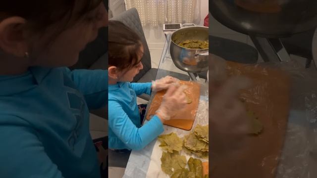 Моника делает армянскую долму 🤩🤩🤩🤩🤩