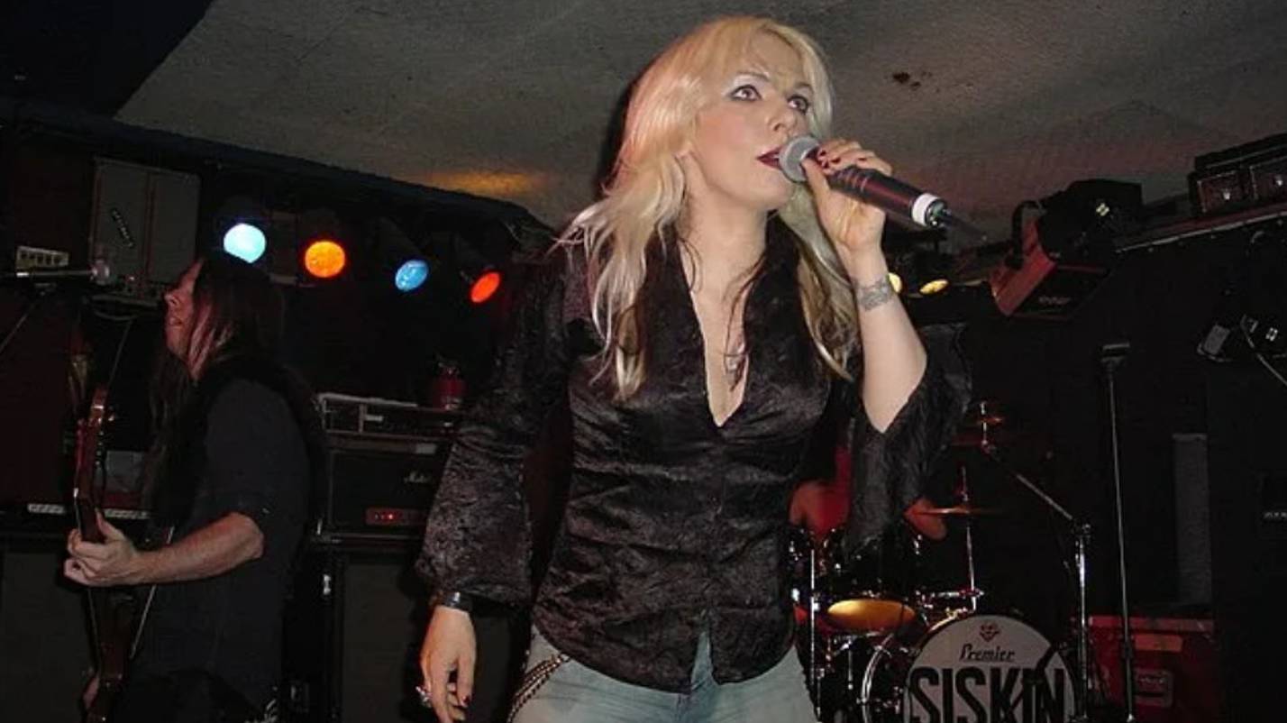 Skew Siskin - livin' on the redline смотреть онлайн