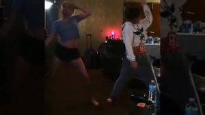 Майли Сайрус тверк