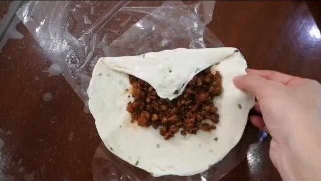 早餐破壁机红豆浆+懒人手抓饼。实在太简单，一个字～绝