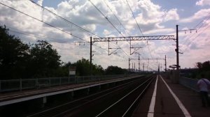 Скоростной "Сапсан" ЭВС1-07 пролетает платформу Алабушево на Петербург