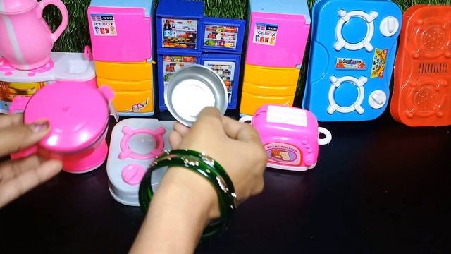 4 Minute Satisfying Unboxing With ASMR-18 | Hello kitty Kitchen Senerio Set | Unboxing |