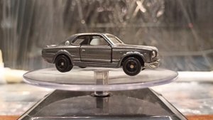Nissan skyline H-T GT-R 2000 racing 1:64