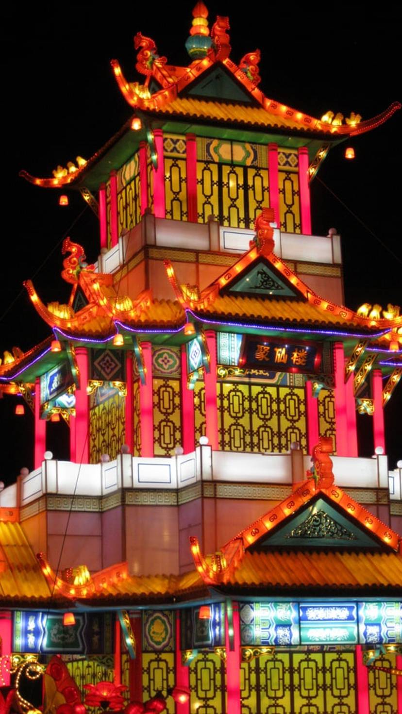 Световое дрон - шоу в дзен - тауне залива Няньхуа, Китай. смотреть онлайн