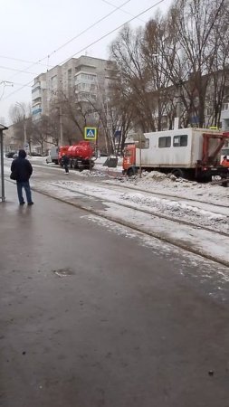 Прорыв трубы в Самаре на улице Антонова- Овсеенко!