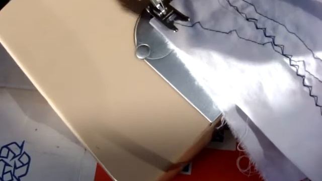 Antique Old Vintage Electric Singer sewing machine Model 401G See Video смотреть онлайн