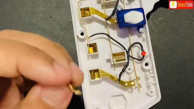 How to Fix a Wall Extension Plug Socket | T-Way Adaport Adaptor Switch Button Stuck DIY Repair смотреть онлайн