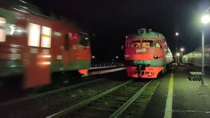 "Два поколения" Встреча электропоезда ЭД9Э с приветливой бригадой и ЭР9ПК-189 на станции Зыково