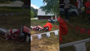 бой на мечах, вес доспехов 30кг.