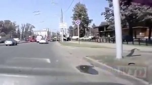 Осторожно, тупые дуры на дороге и за рулем