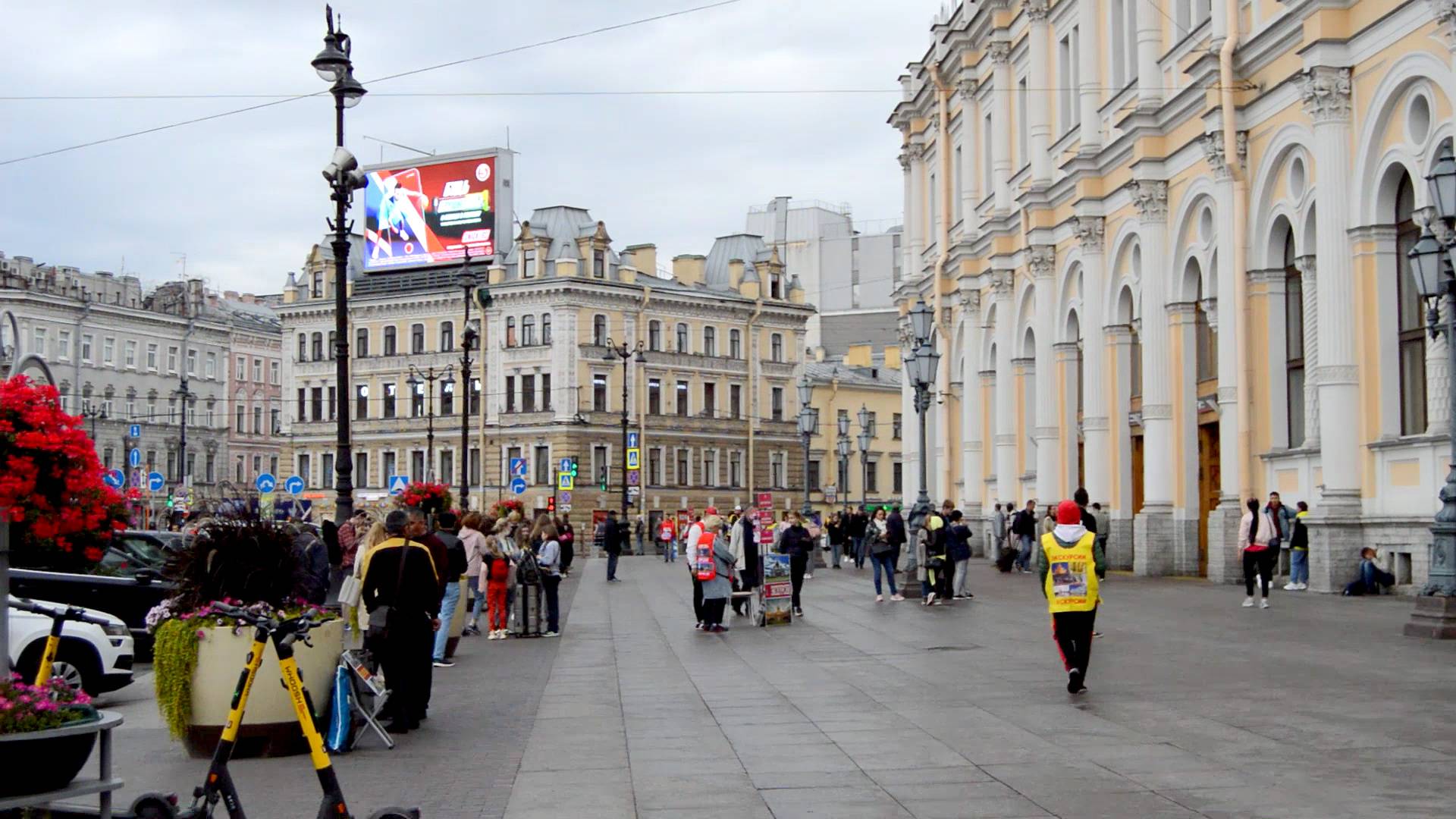 Площадь Восстания и Московский вокзал в СПб 20210829 смотреть онлайн