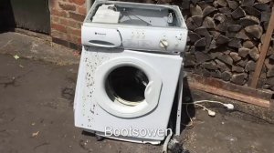 Hotpoint FEW12 smashes 4 and 5: hotwired: Washing machine destruction