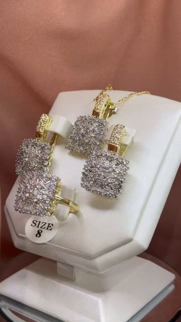 Комплекты_украшений_...erries_1 смотреть онлайн